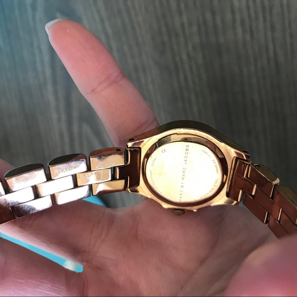 Rose gold Marc jacobs watch - Picture 3 of 3
